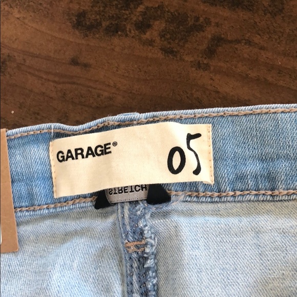 Shorts - Picture 3 of 4